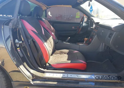 2001 Mercedes-Benz Slk 320 from USA, damaged, VIN WDBKK65F91F230300